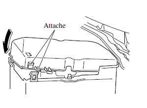 Mazda 5. Installation du couvercle de batterie